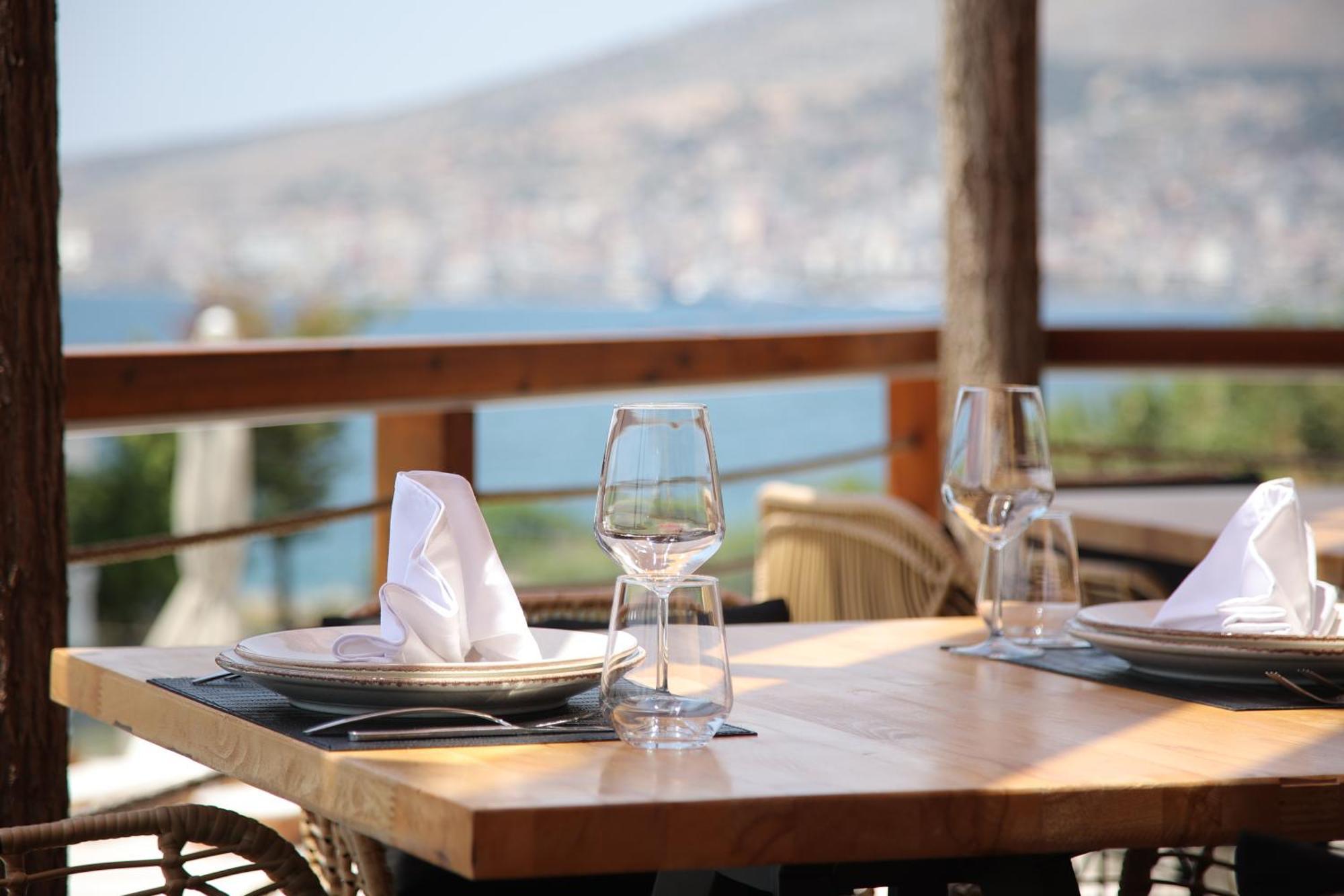 Harbour Sarandë