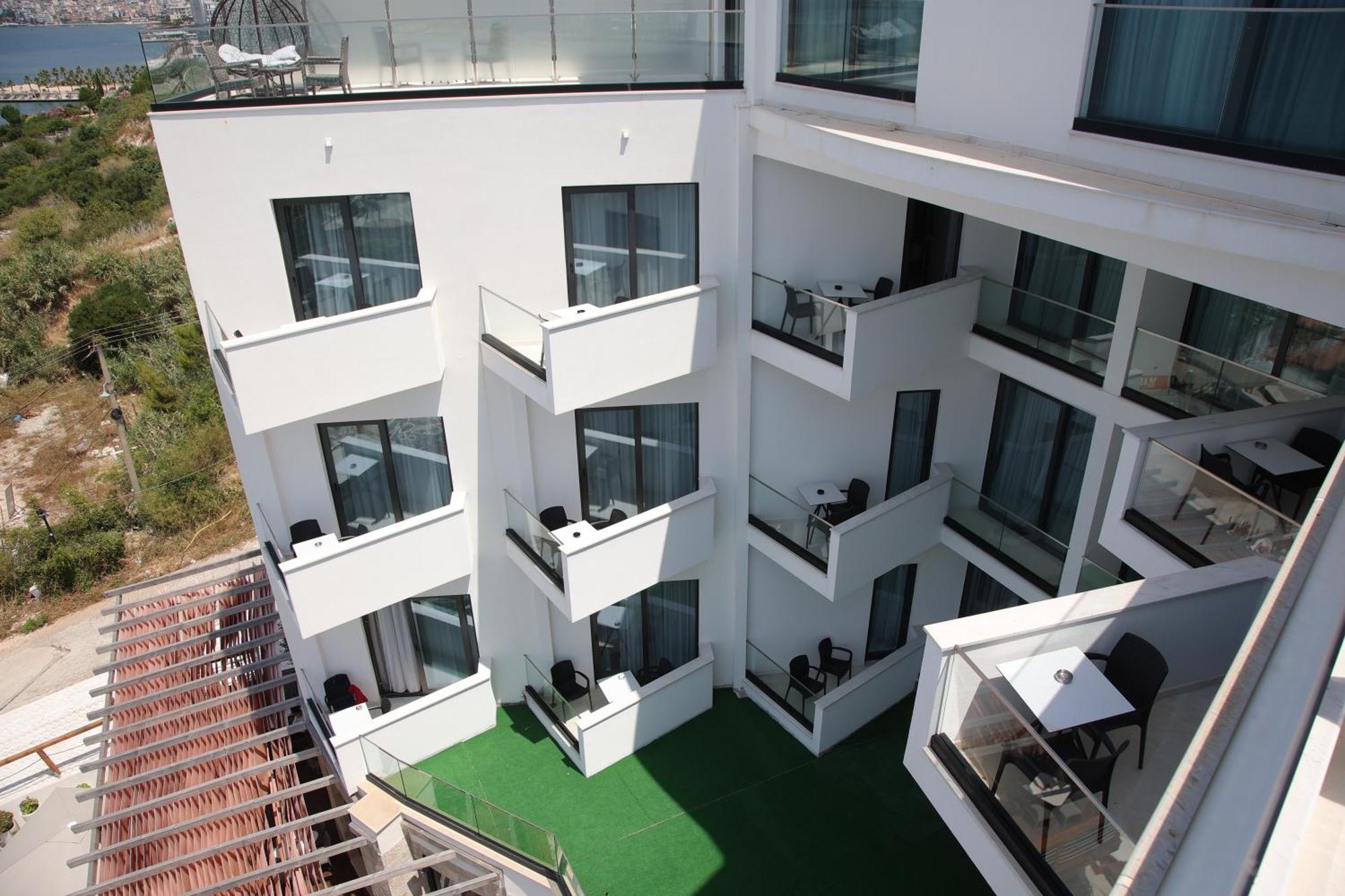 Harbour Hotel Sarandë